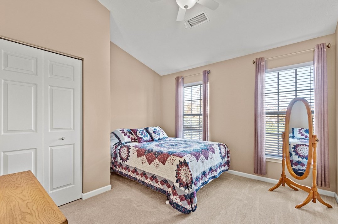 1123 Linden Vue Dr, Canonsburg PA  15317-4813 exterior