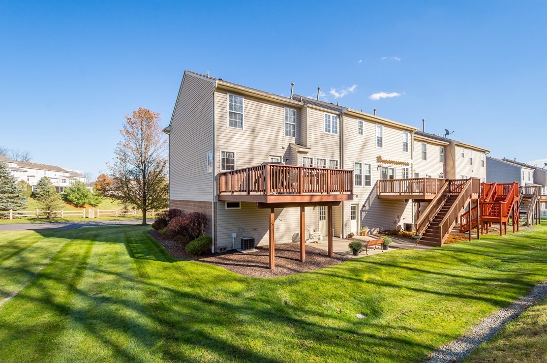 1123 Linden Vue Dr, Canonsburg PA  15317-4813 exterior