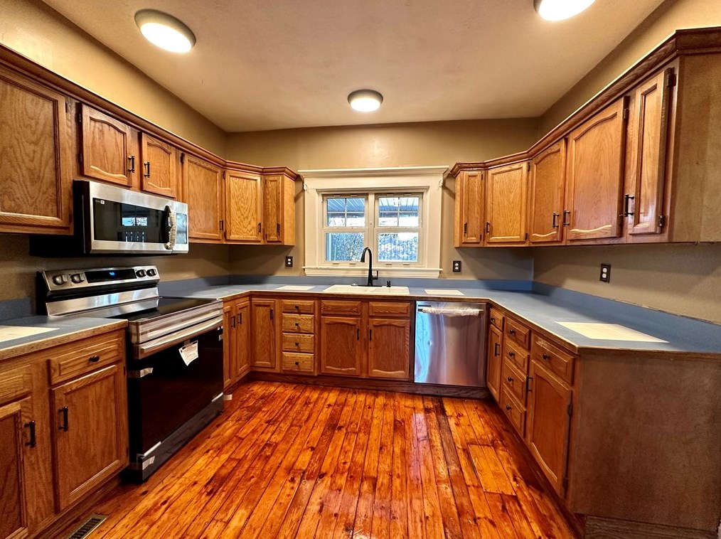 277 2nd Ave, Waynesburg PA  15370-1137 exterior