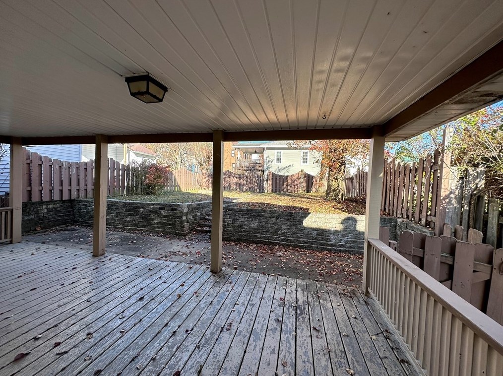 277 2nd Ave, Waynesburg PA  15370-1137 exterior