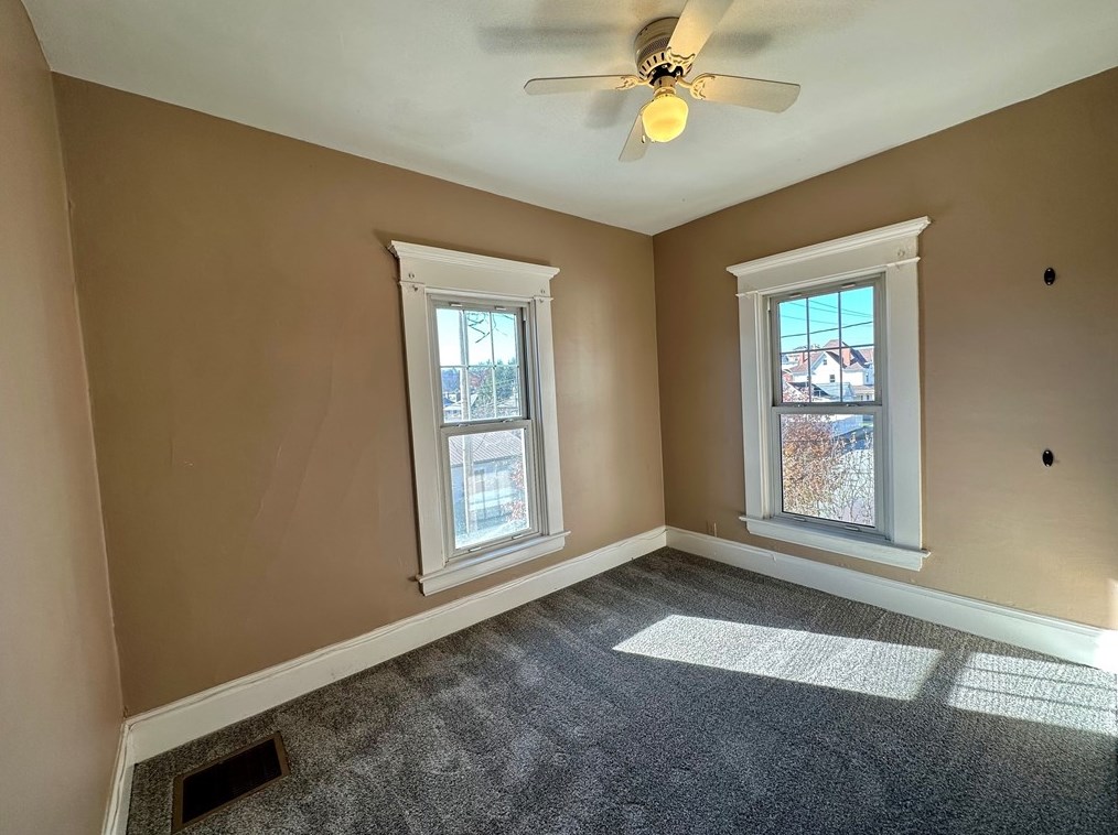 277 2nd Ave, Waynesburg PA  15370-1137 exterior