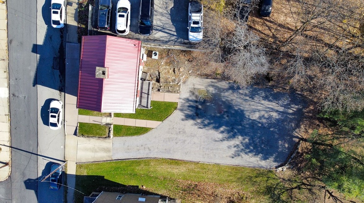 209 Diamond St, Butler PA  16001-5703 exterior