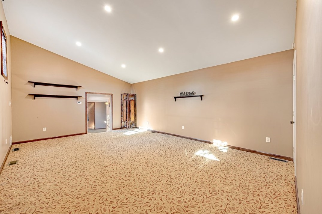 520 Vernon St, New Kensington PA  15068-5850 exterior