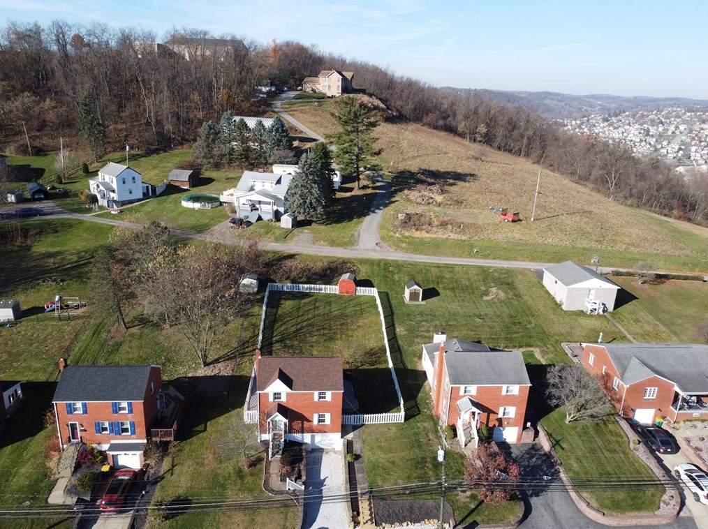 110 Demar Blvd, Canonsburg PA  15317-2216 exterior