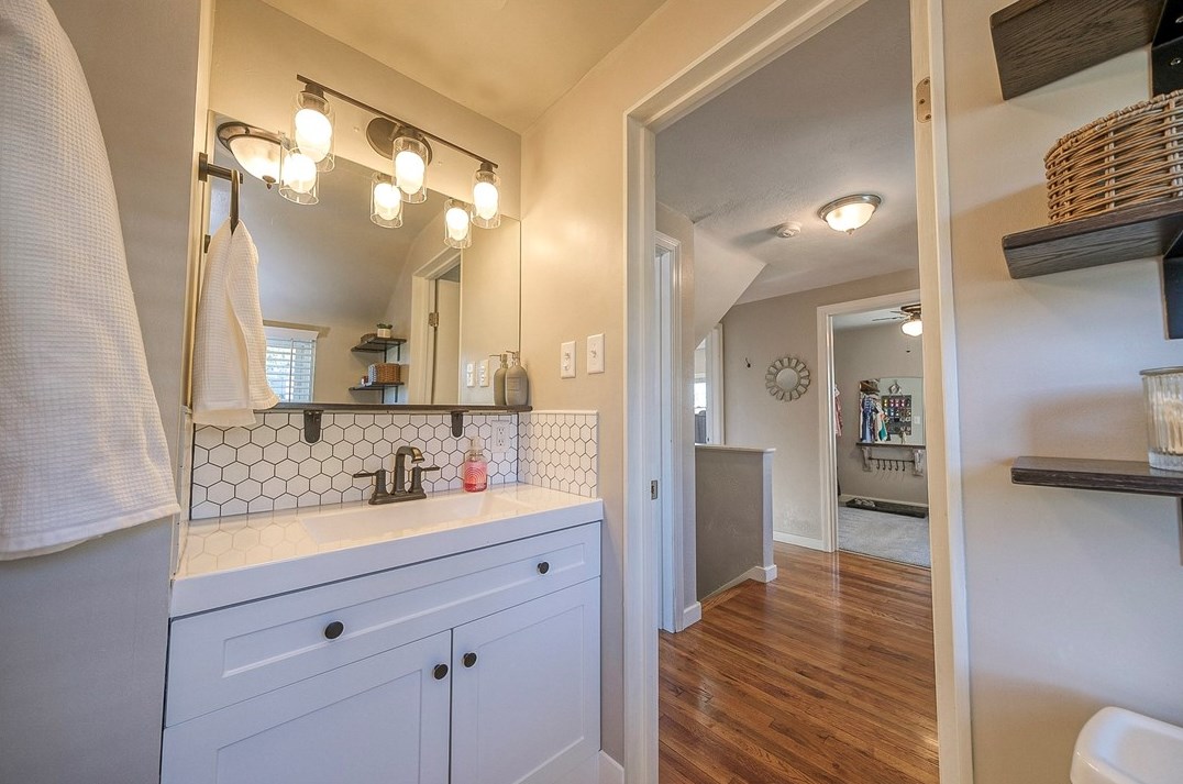 110 Demar Blvd, Canonsburg PA  15317-2216 exterior