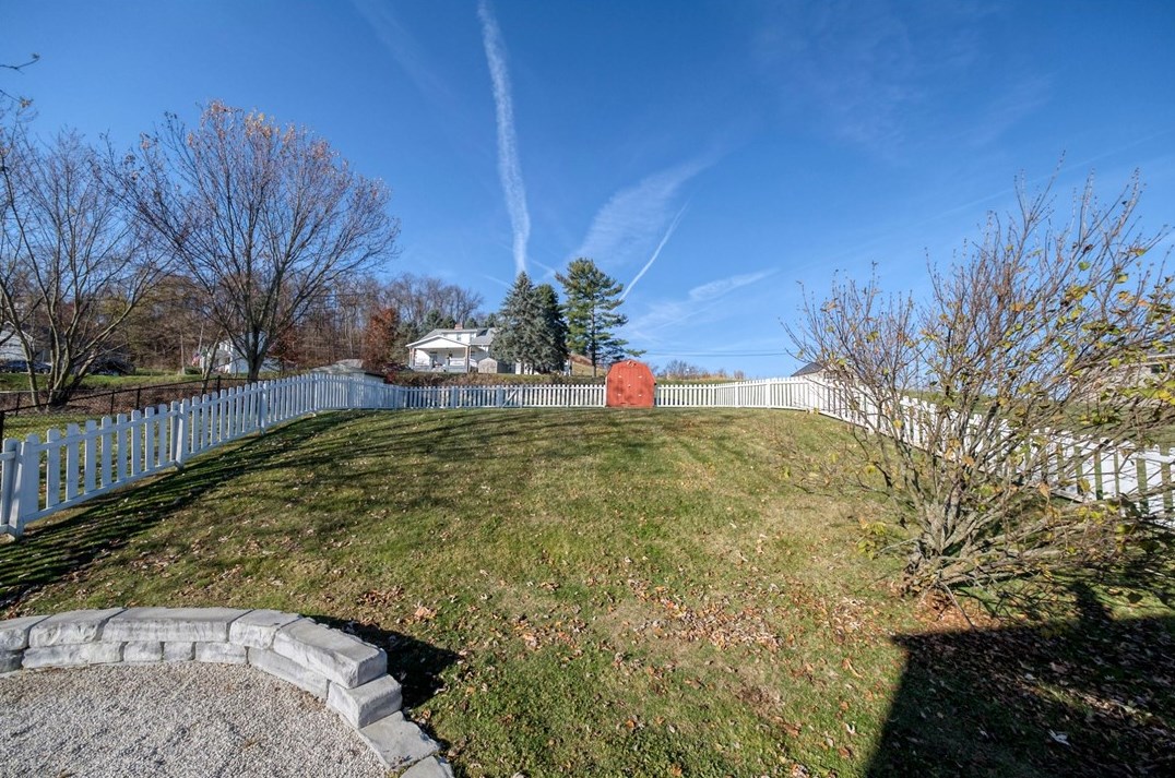 110 Demar Blvd, Canonsburg PA  15317-2216 exterior