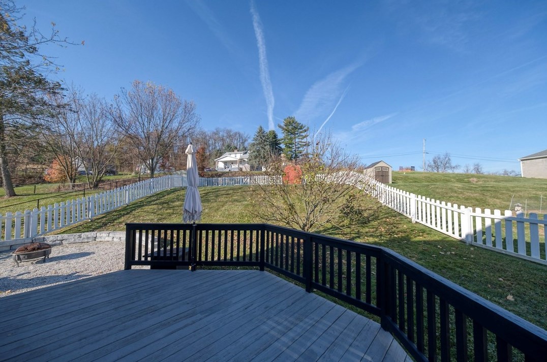 110 Demar Blvd, Canonsburg PA  15317-2216 exterior