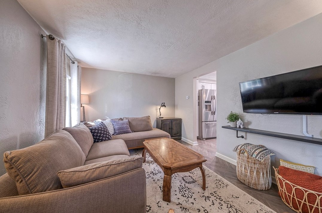 110 Demar Blvd, Canonsburg PA  15317-2216 exterior