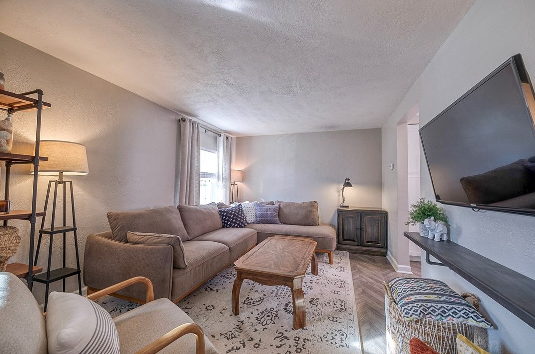 110 Demar Blvd, Canonsburg PA  15317-2216 exterior