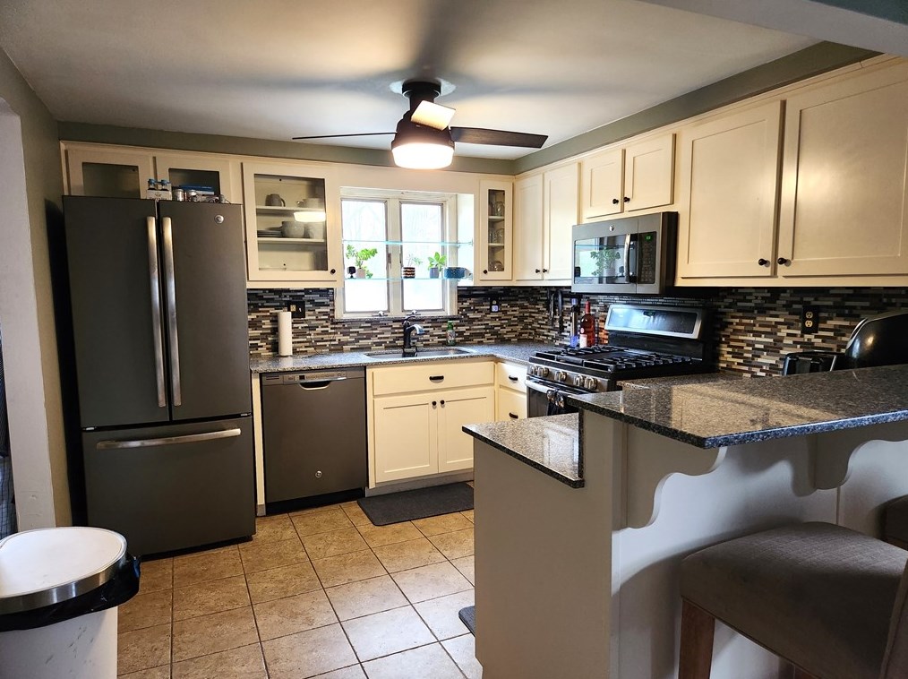 1609 Pine St, Greensburg PA  15601-5443 exterior