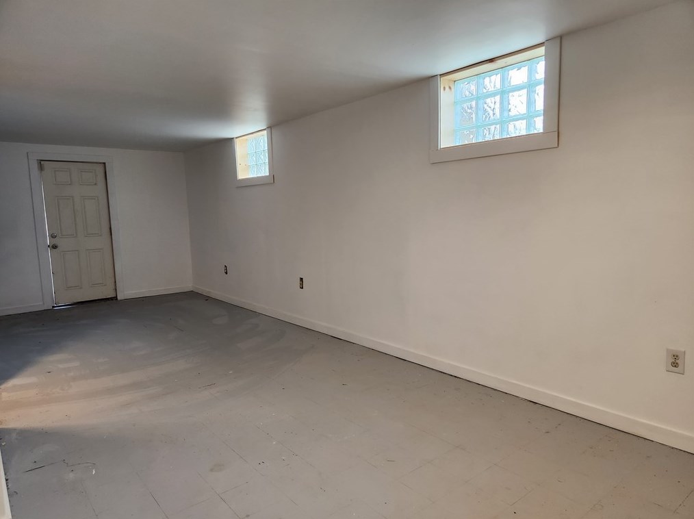 1609 Pine St, Greensburg PA  15601-5443 exterior