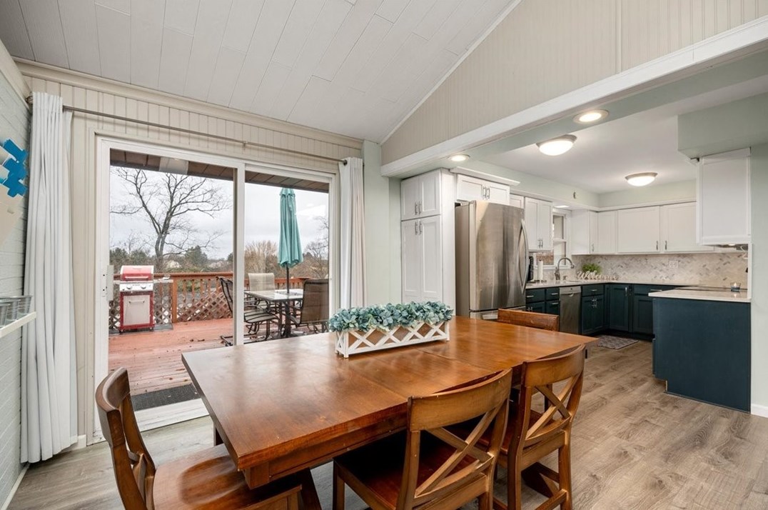 129 Claridge Dr, Moon Twp PA  15108-3281 exterior