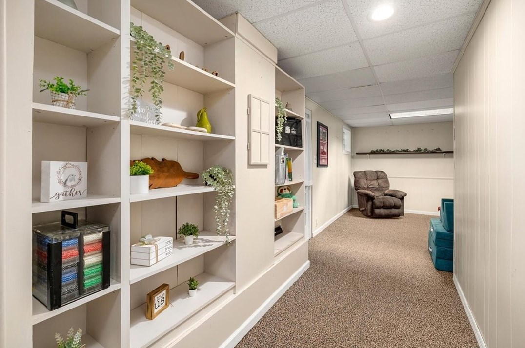 129 Claridge Dr, Moon Twp PA  15108-3281 exterior