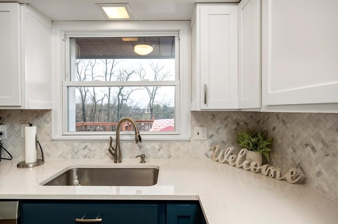 129 Claridge Dr, Moon Twp PA  15108-3281 exterior