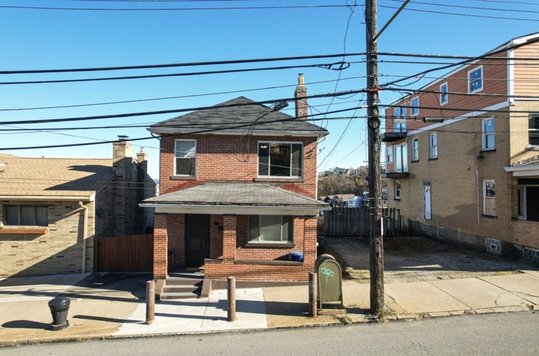 311 Wyoming St, Pittsburgh PA  15211-1739 exterior