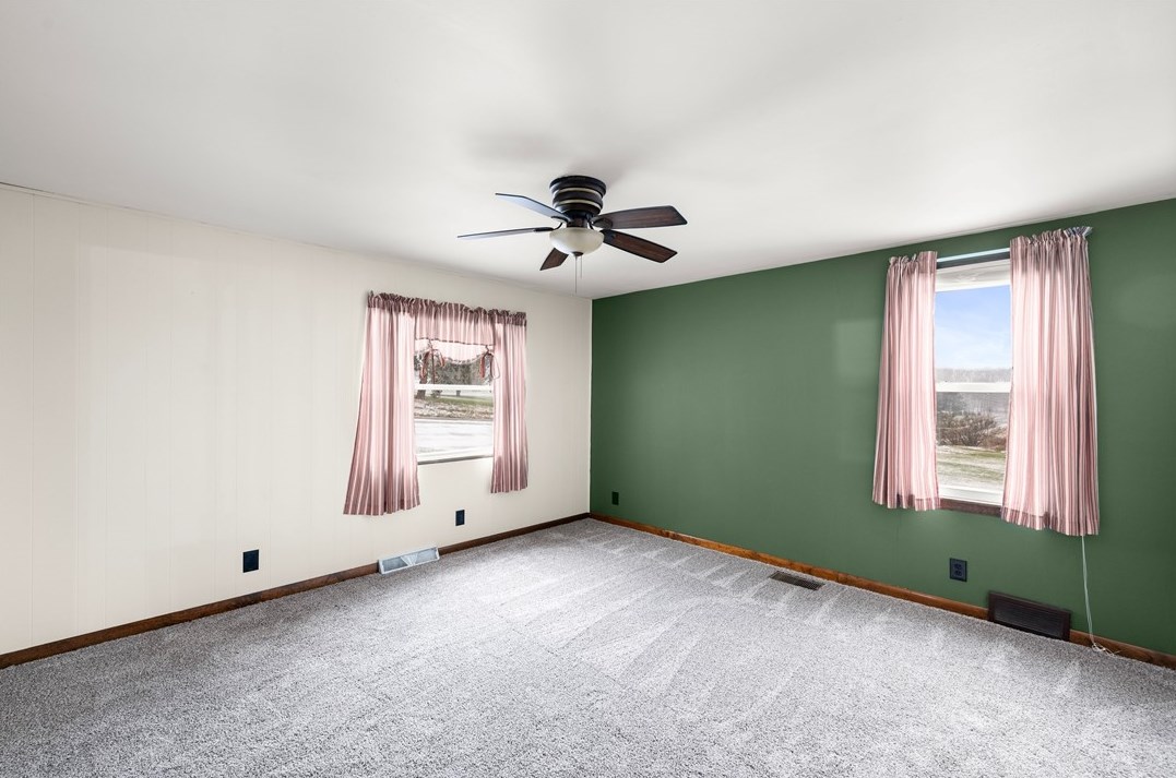 2114 Highland Dr, Butler PA  16002-1038 exterior