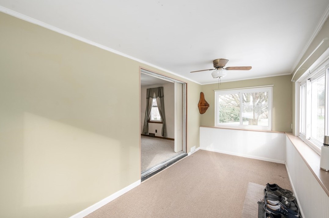 2114 Highland Dr, Butler PA  16002-1038 exterior