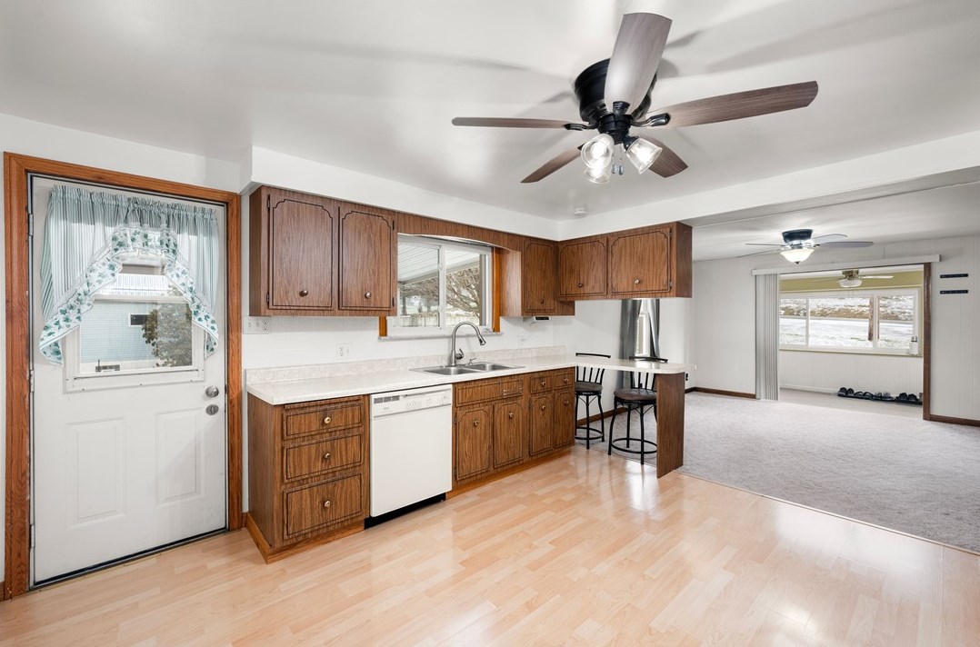 2114 Highland Dr, Butler PA  16002-1038 exterior