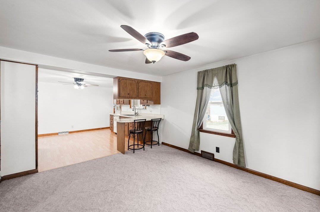 2114 Highland Dr, Butler PA  16002-1038 exterior