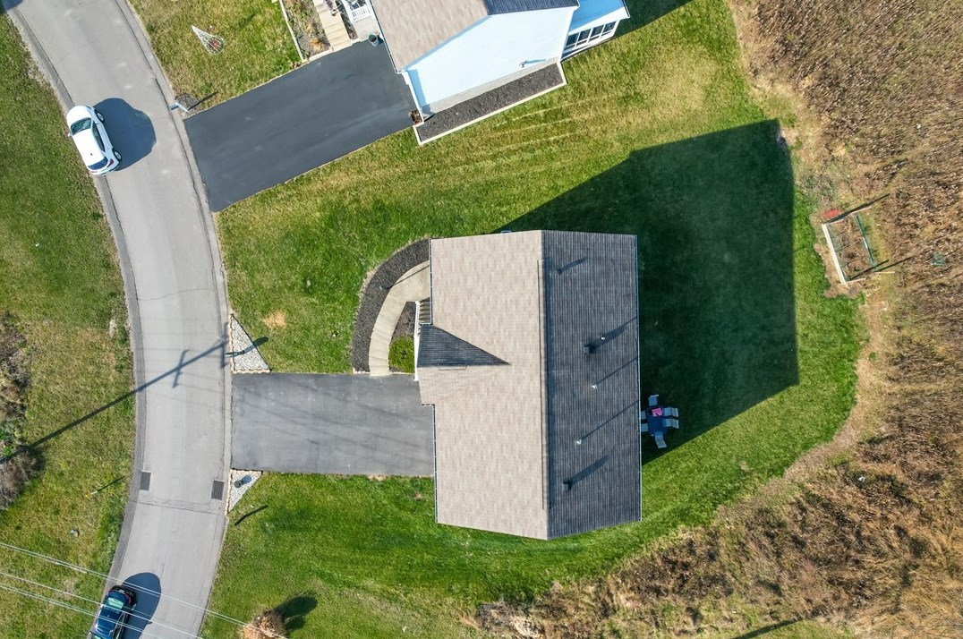 216 Country Barn Rd, Houston PA  15342-1074 exterior