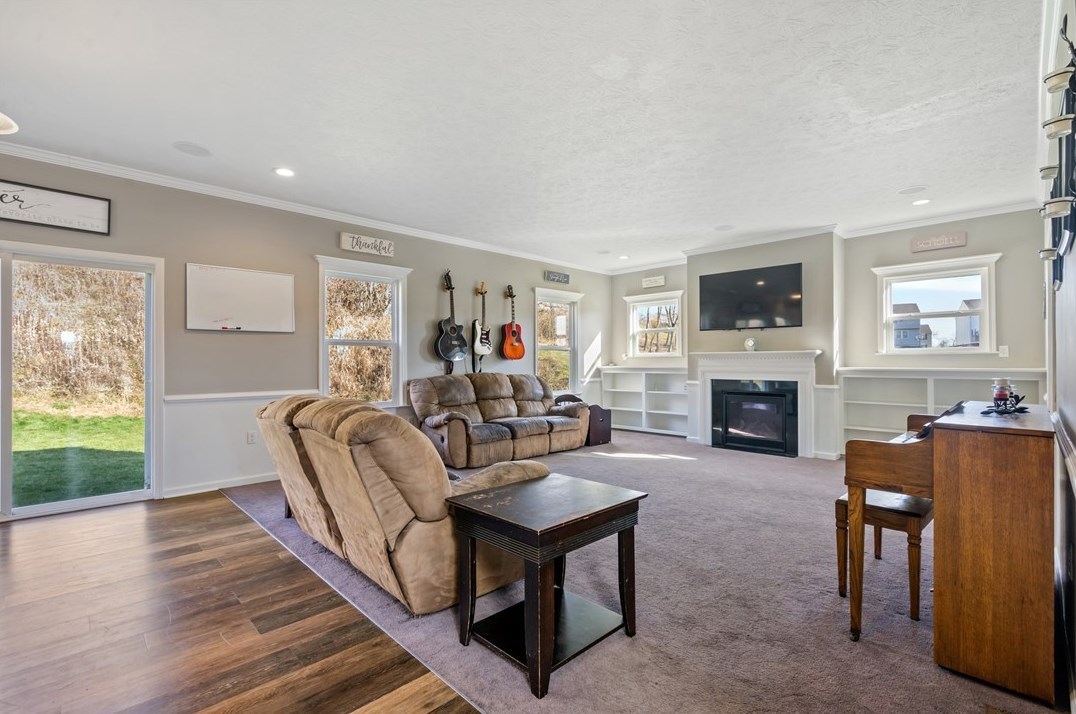 216 Country Barn Rd, Houston PA  15342-1074 exterior