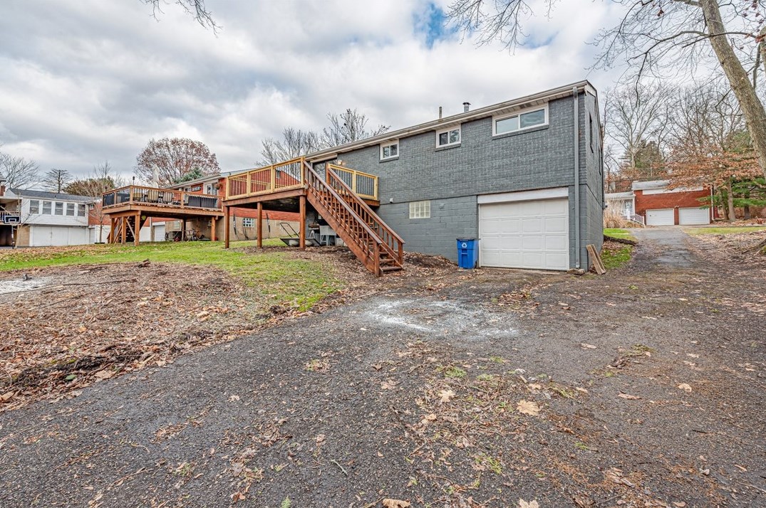 844 Cottonwood Dr, Monroeville PA  15146-1157 exterior