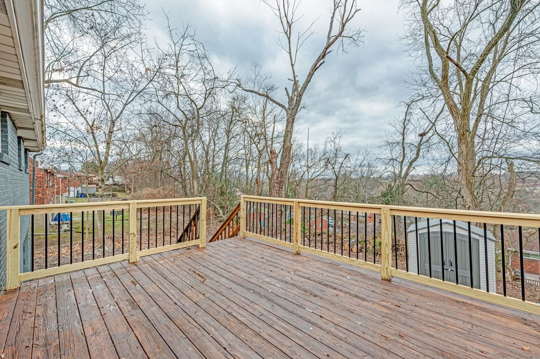 844 Cottonwood Dr, Monroeville PA  15146-1157 exterior