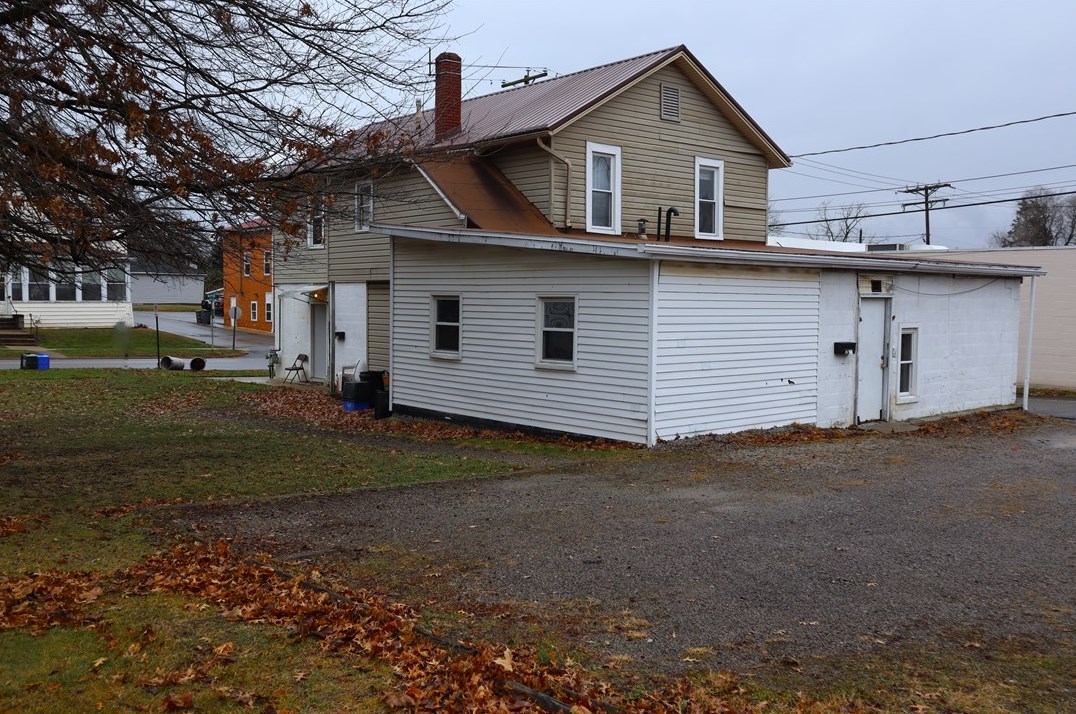 535 Burns Ave, Indiana PA 15701-1901 exterior