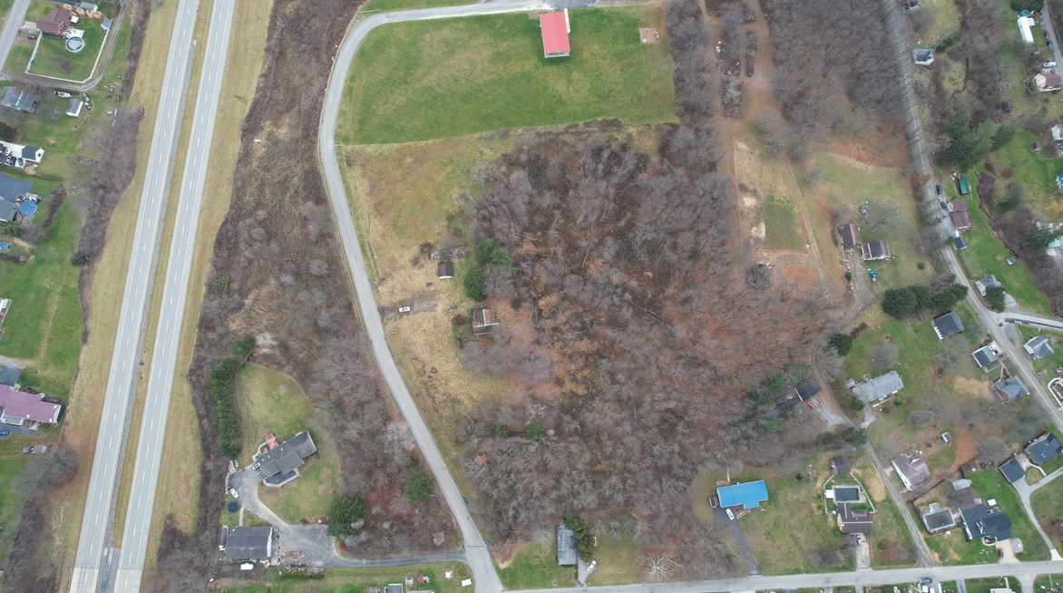 815 Harmony Fisher Ave, Ellwood City PA  16117-3145 exterior