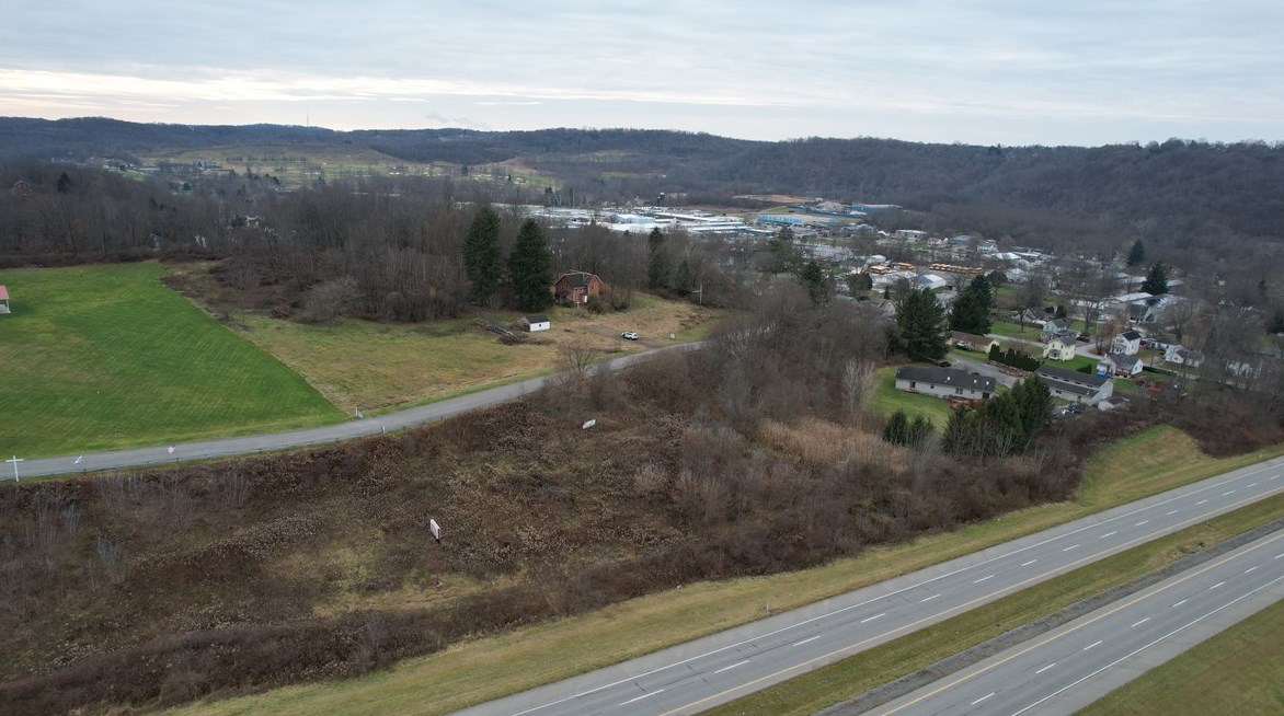 815 Harmony Fisher Ave, Ellwood City PA  16117-3145 exterior