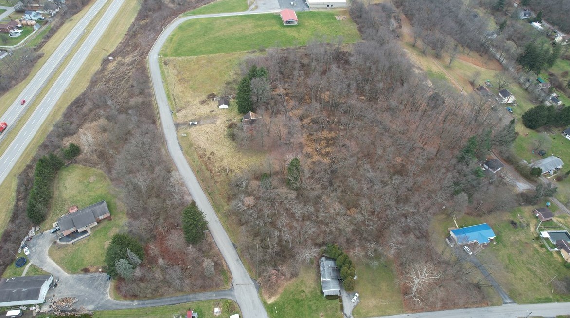 815 Harmony Fisher Ave, Ellwood City PA  16117-3145 exterior