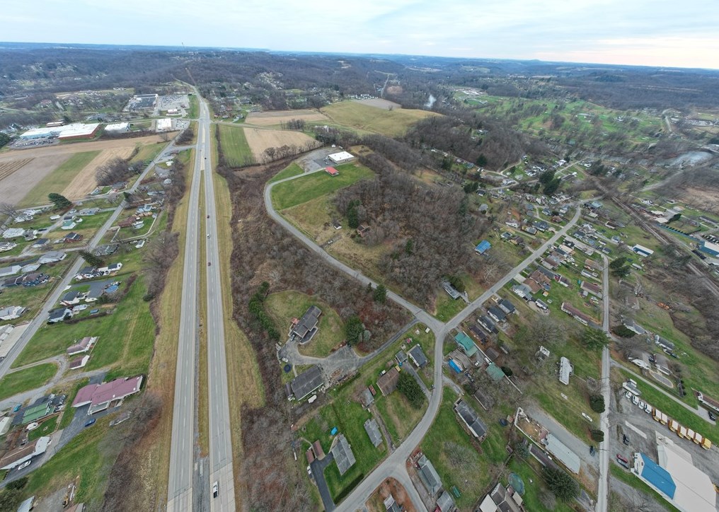 815 Harmony Fisher Ave, Ellwood City PA  16117-3145 exterior