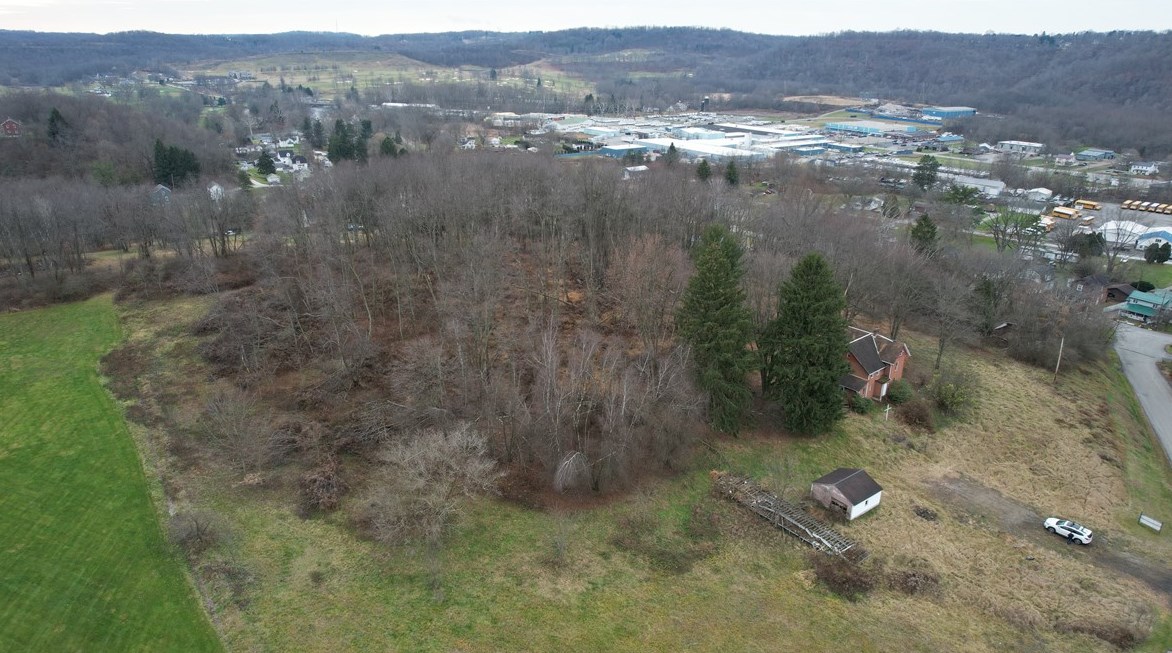 815 Harmony Fisher Ave, Ellwood City PA  16117-3145 exterior