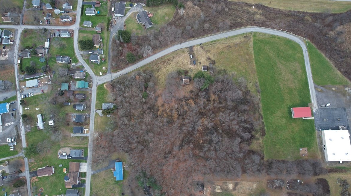 815 Harmony Fisher Ave, Ellwood City PA  16117-3145 exterior