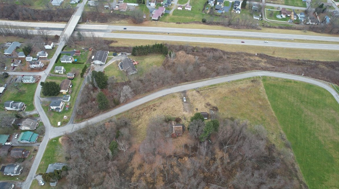 815 Harmony Fisher Ave, Ellwood City PA  16117-3145 exterior