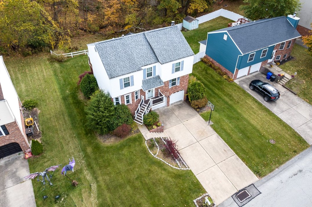 3526 Fox Chase Dr, Imperial PA  15126-9600 exterior