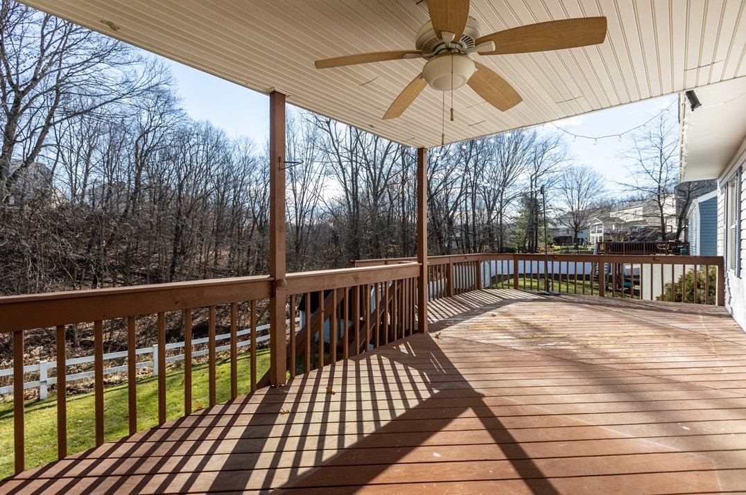 3526 Fox Chase Dr, Imperial PA  15126-9600 exterior