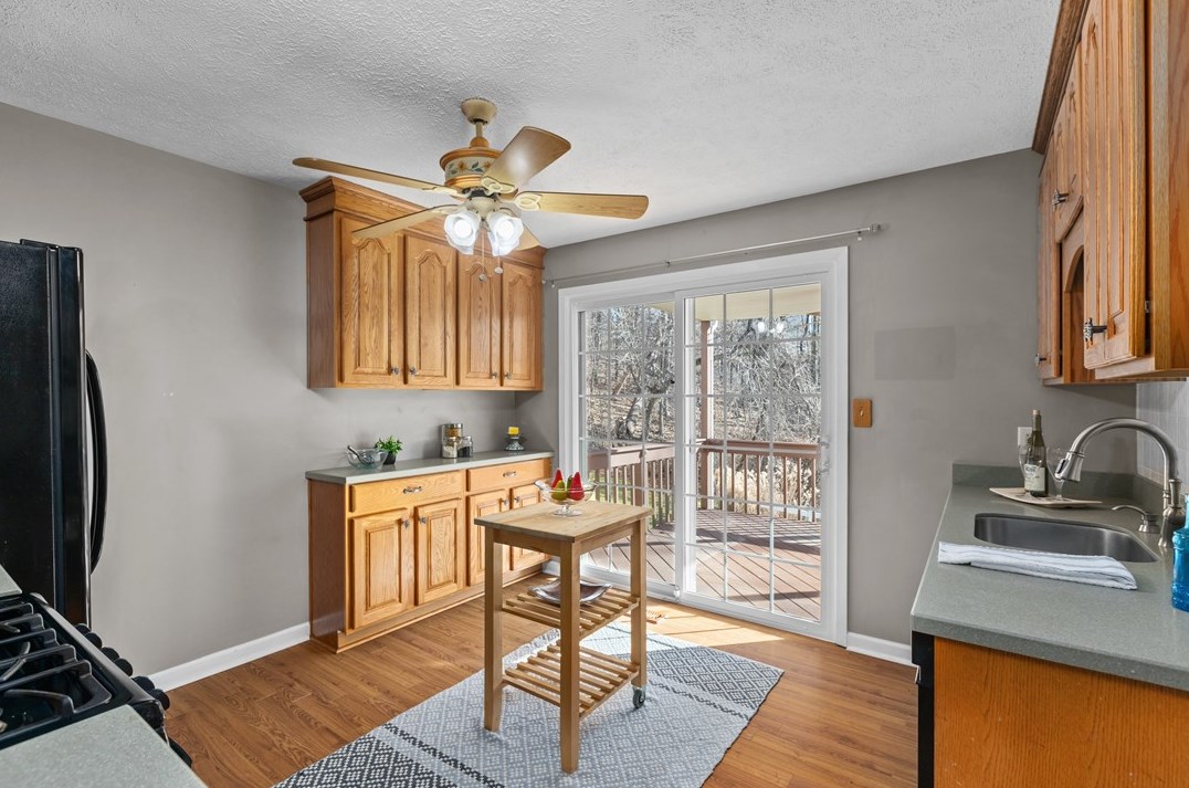 3526 Fox Chase Dr, Imperial PA  15126-9600 exterior