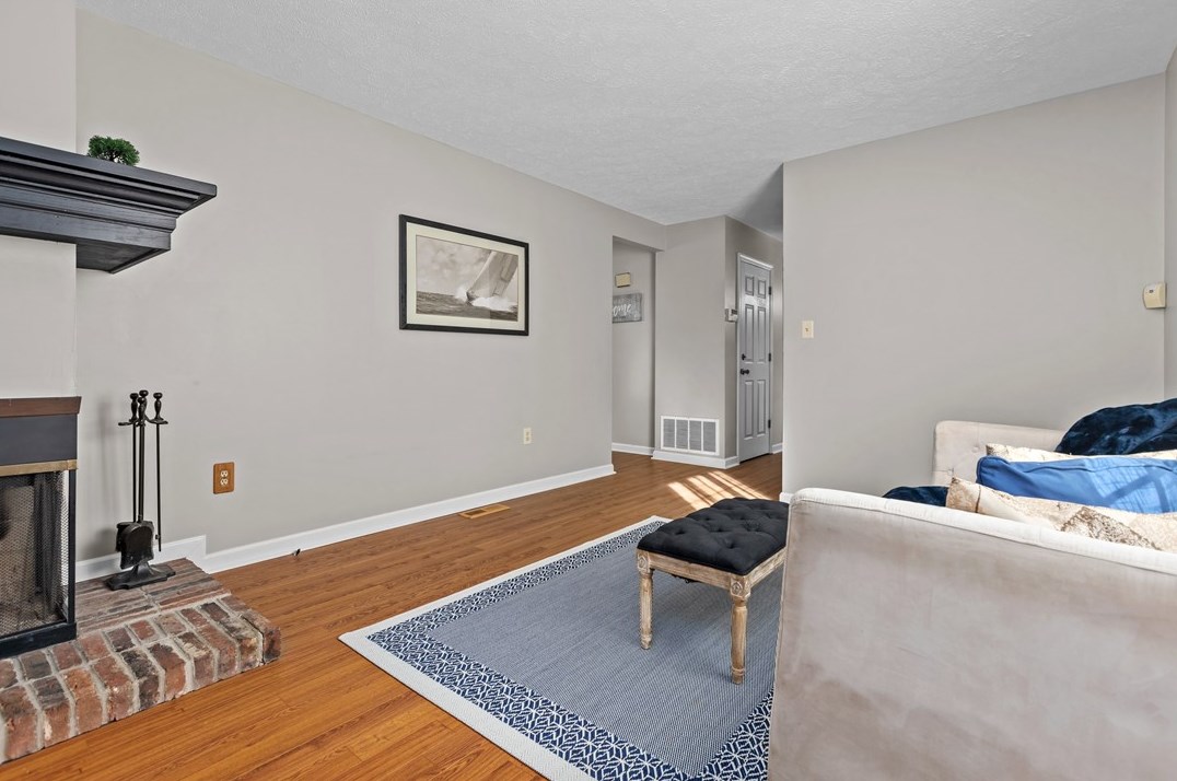 3526 Fox Chase Dr, Imperial PA  15126-9600 exterior