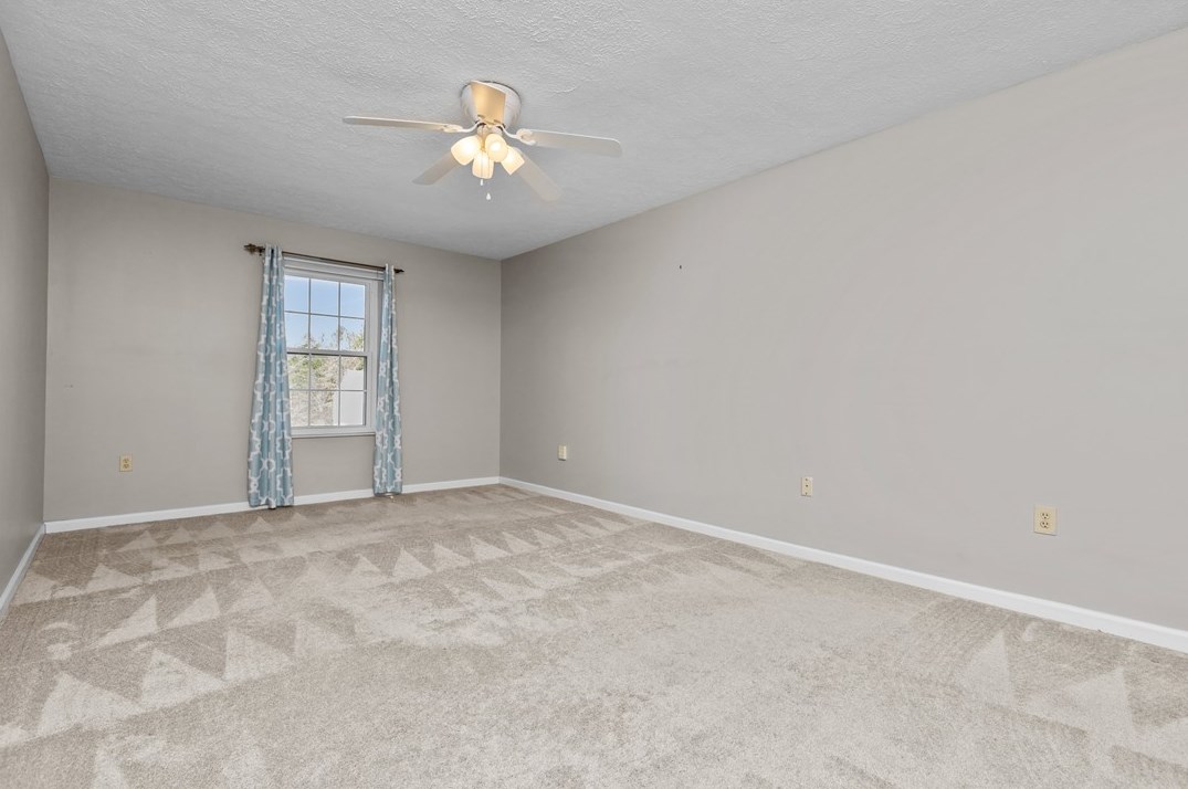 3526 Fox Chase Dr, Imperial PA  15126-9600 exterior