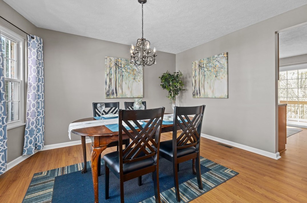 3526 Fox Chase Dr, Imperial PA  15126-9600 exterior