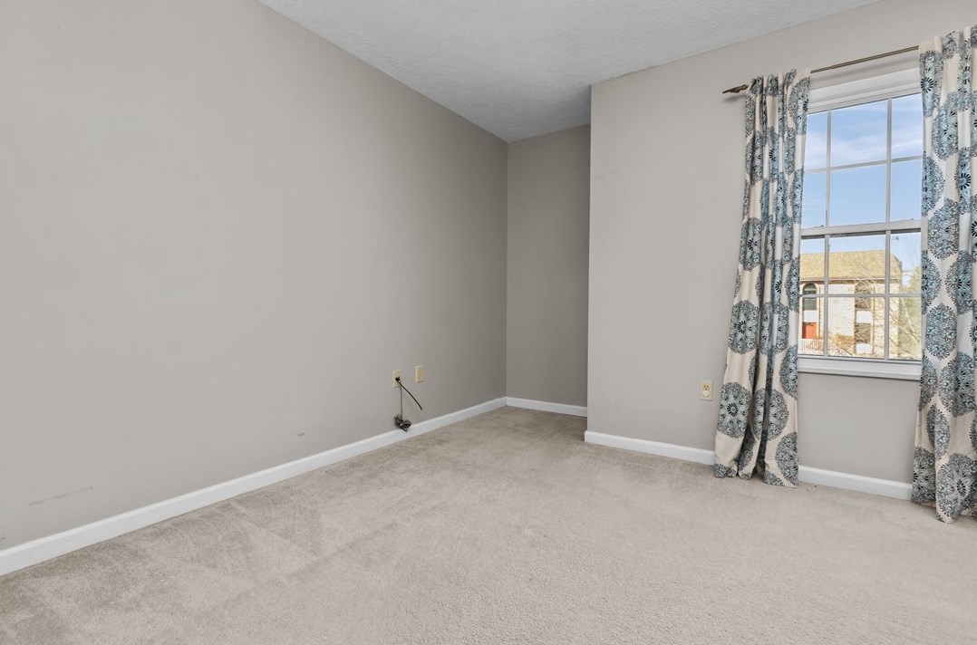 3526 Fox Chase Dr, Imperial PA  15126-9600 exterior