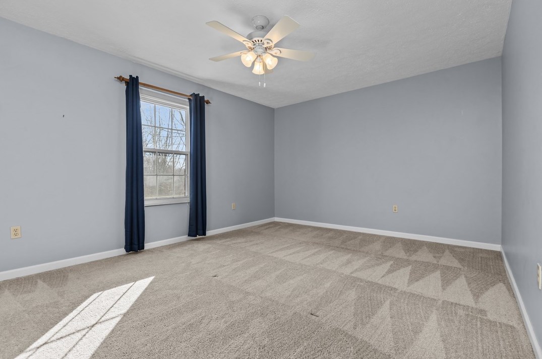 3526 Fox Chase Dr, Imperial PA  15126-9600 exterior