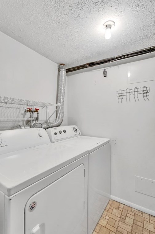 231 Coxcomb Hill Rd, New Kensington PA  15068-9344 exterior