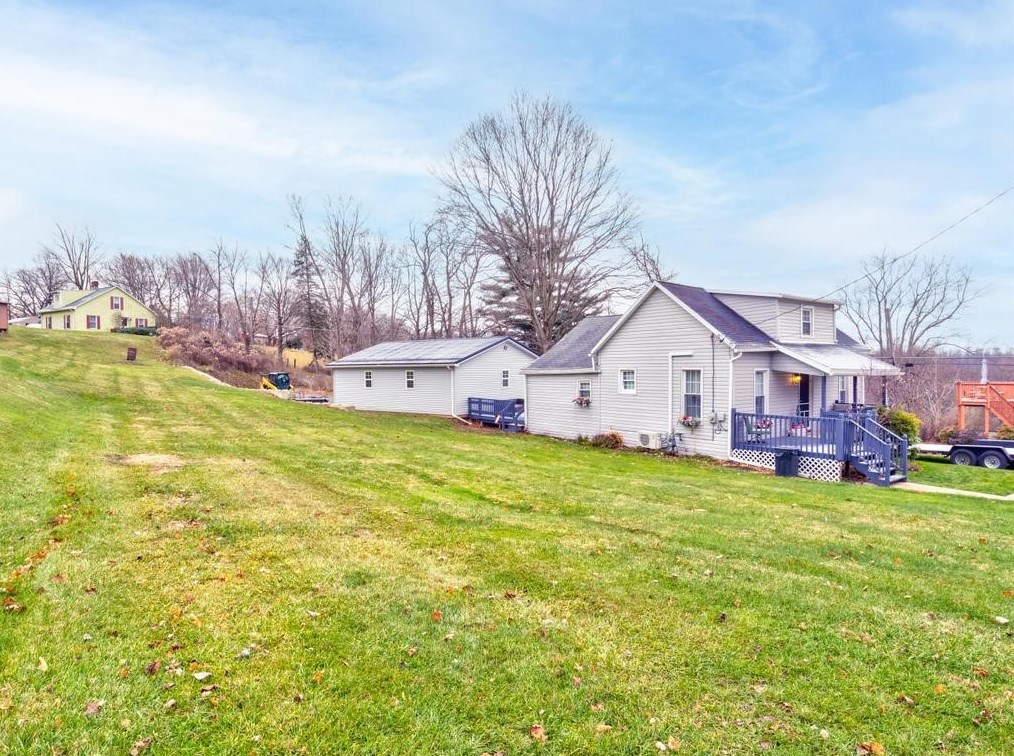 1465 Cherry Hill Rd, Ellwood City PA  16117-3230 exterior