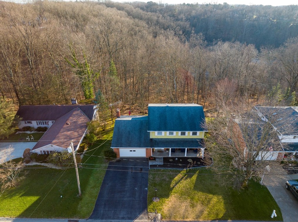 124 Sherwood Dr, Greensburg PA  15601-5970 exterior