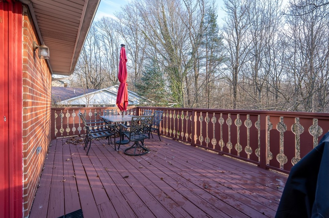 124 Sherwood Dr, Greensburg PA  15601-5970 exterior