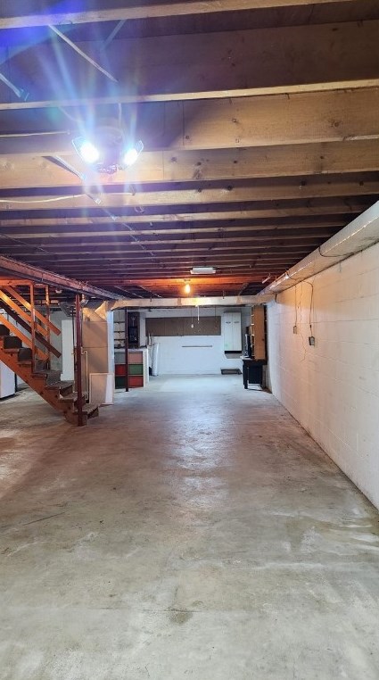 647 Liberty Rd, Grove City PA 16127-4108 exterior