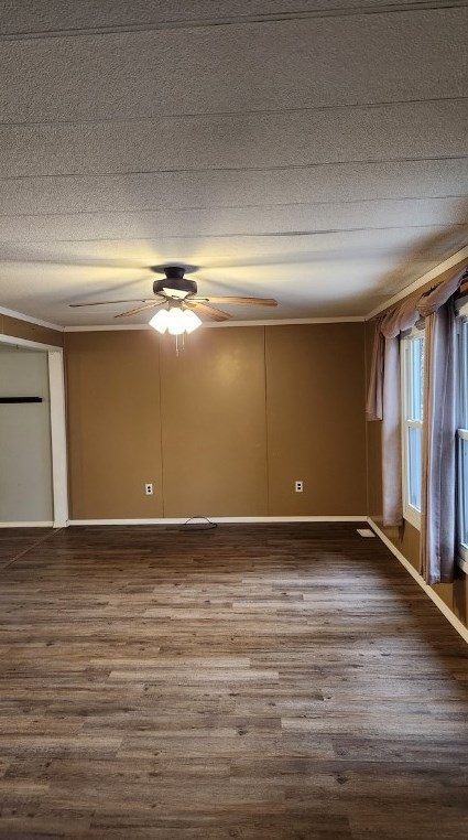 647 Liberty Rd, Grove City PA 16127-4108 exterior