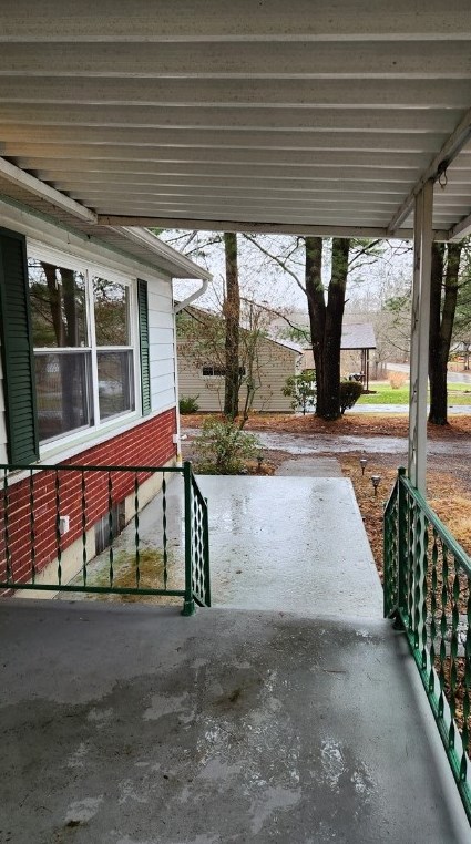 647 Liberty Rd, Grove City PA 16127-4108 exterior